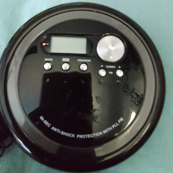 ONN PORTABLE CD PLAYER (BLACK) WITH FM RADIO and Headphones - Picture 2 of 8